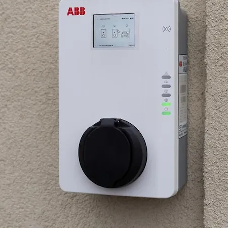 Air 107 *